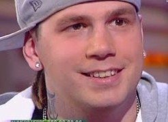 L’incredibile storia del cantante Shoek che ha cambiato la sua vita grazie alla fede